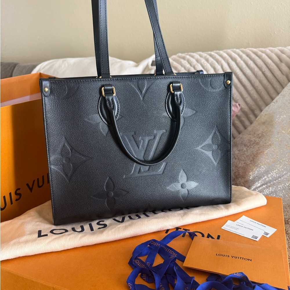 Louis Vuitton Black OnTheGo MM Tote Bag